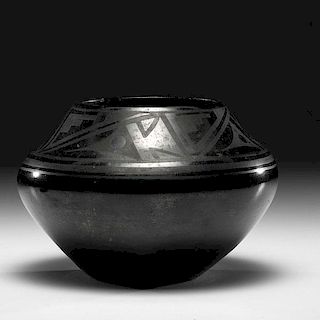 Tonita Martinez Roybal (San Ildefonso, 1892-1945) Blackware Pottery Bowl from the Hopewell Museum, Hopewell, NJ 