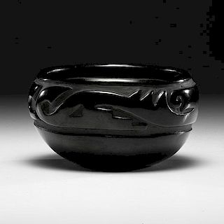 Margaret Tafoya (Santa Clara, 1904-2001) Carved Blackware Pottery Bowl 