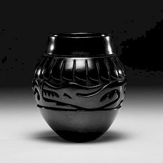 Teresita Naranjo, Apple Blossom (Santa Clara, 1919-1999) Carved Blackware Pottery Jar 