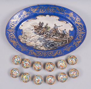 Lote de charola oval y depósitos. Checoslovaquia y China, siglo XX. Elaborada en porcelana SCHLAGGENWALD y otros.Pz:13