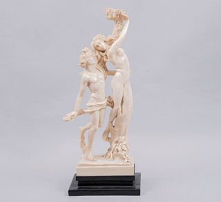 “Apolo y Dafne” Reproducción de la obra de GIAN LORENZO BERNINI Sin firma Elaborada en pasta Acabado crudo Con base.