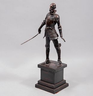 Don Quijote. Fundición en bronce con base tipo pedestal. 47 x 18 x 20 cm con base