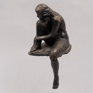 ANÓNIMO Mujer sentada Fundición en bronce  34 x 17 x 18.5 cm