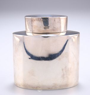 A GEORGE V SILVER CANISTER AND COVER, by William Aitken, Bi