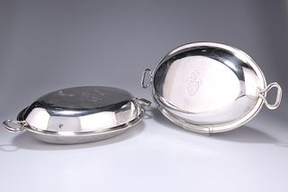 A PAIR OF GEORGE III SILVER COVERED HASH DISHES, by Edward 