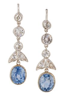 A PAIR OF EARLY 20TH CENTURY SAPPHIRE AND DIAMOND PENDANT E