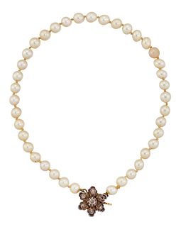 A CULTURED PEARL NECKLACE, the thirty-nine uniform cultured