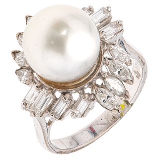RING WITH PEARL AND DIAMONDS IN 18K WHITE GOLD, Weight: 8.5 g. Size: 7