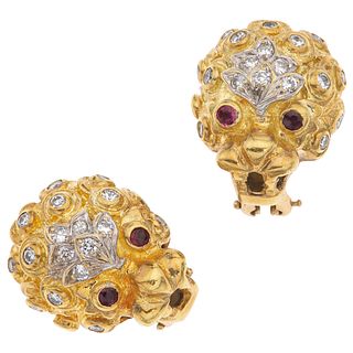 PAIR OF RUBY AND DIAMOND EARRINGS IN 18K YELLOW GOLD Weight: 14.0 g. Size: 1 ....