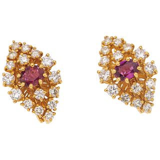 PAIR OF EARRINGS WITH RUBY AND DIAMONDS IN 18K YELLOW GOLD Post earrings. Weight: 10.0 g. Size: 0.5 x 0.78" (1.3 x 2.0 cm)