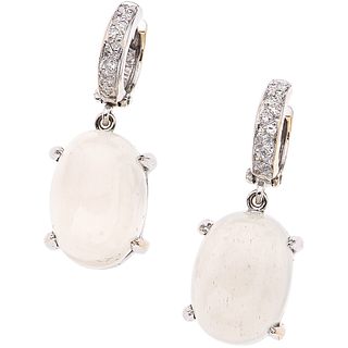 PAIR OF EARRINGS WITH MOONSTONE AND DIAMONDS IN 14K WHITE GOLD Post earrings. Weight: 7.7 g.