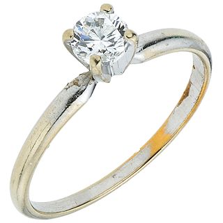 SOLITAIRE RING WITH DIAMOND IN 14K WHITE GOLD Weight: 1.7 g. Size: 7 ½ 1 Brilliant cut diamond ~ 0.38 ct