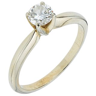SOLITAIRE RING WITH DIAMOND IN 14K WHITE GOLD Weight: 2.4 g. Size: 6 ¼ 1 Brilliant cut diamond ~ 0.40 ct 