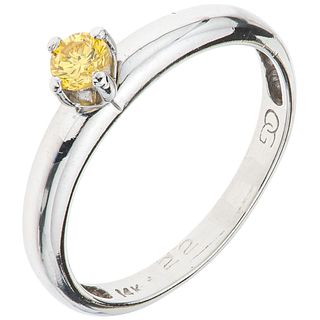 SOLITAIRE RING WITH DIAMOND IN 14K WHITE GOLD Weight: 2.4 g. Size: 8 ¼ 1 Brilliant cut diamond ~ 0.22 ct