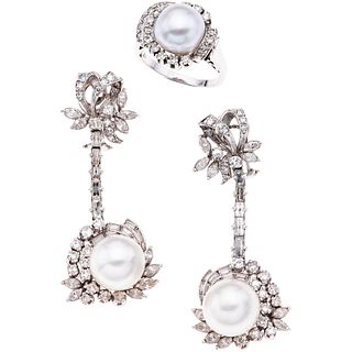 SET OF RING AND PAIR OF EARRINGS WITH CULTIVATED PEARLS AND DIAMONDS IN PALLADIUM SILVER Ring size: 7 ¼
