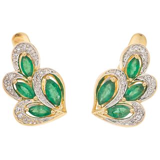 PAIR OF EARRINGS WITH EMERALDS AND DIAMONDS IN 14K YELLOW GOLD Post and snap lock. Weight: 4.6 g ...