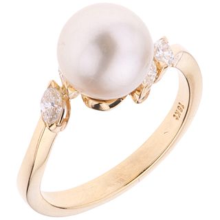 RING WITH CULTIVATED PEARL AND DIAMONDS IN 18K YELLOW GOLD Weight: 4.3 g. Size: 6 ¾ 1 Semi-spherical cultivated pearl ...