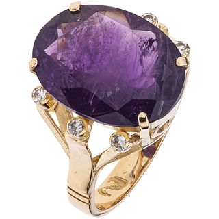 RING WITH AMETHYST AND DIAMONDS IN 14K YELLOW GOLD Weight: 5.6 g. Size: 7 ¼ 1 Faceted Oval Cut Amethyst ~ 6.0