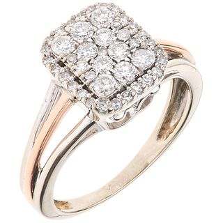 14K WHITE GOLD DIAMOND RING Weight: 3.7 g. Size: 5 ¾ 43 Brilliant cut diamonds and ...