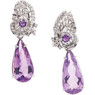 PAIR OF EARRINGS WITH AMETHYSTS AND DIAMONDS IN PALLADIUM SILVER Weight: 12.6 g. Size: 0.55 x 1.69" (1.4 x 4.3 cm)