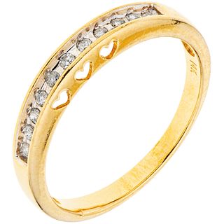 RING WITH DIAMONDS IN 14K YELLOW GOLD Weight: 2.2 g. Size: 7