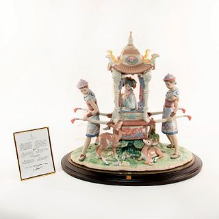 In The Emperor's Forest 01001858 LTD - Lladro Porcelain Figure