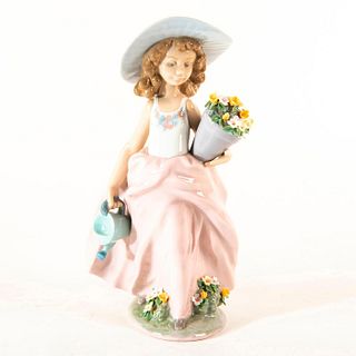 A Wish Come True 1999/2000 01007676 - Lladro Porcelain Figure