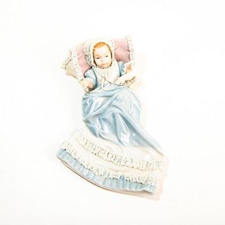 Christening 1989/1991 1005618 - Lladro Porcelain Figure