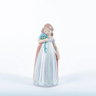 Petals Caress 1008150 - Lladro Porcelain Figure