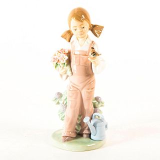 Spring 1984/ 01005217 - Lladro Porcelain Figure