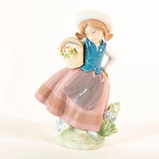 Sweet Scent 1005221 - Lladro Porcelain Figure