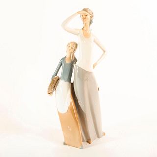 Nao by Lladro Figurine, Madre-Hija