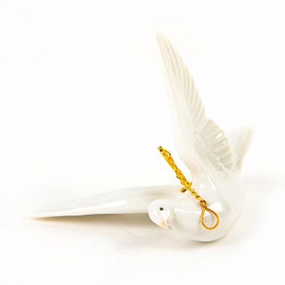 Lladro Porcelain Ornament, Flying Dove 01006266