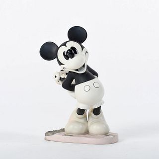 Disney Classics Figurine, Mickey Mouse, Puppy Love