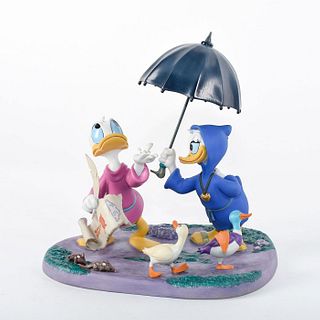Disney Figure, Donald and Daisy Duck, Looks Like Rain