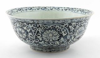 LARGE CHINESE BLUE & WHITE MING TYPE FLORAL BOWL