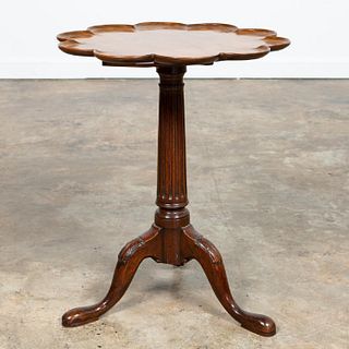 19TH C. QUEEN ANNE STYLE SCALLOPED TILT TOP TABLE