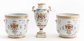 19TH C. PAIR OF ARMORIAL SAMSON CACHE POTS AND URN