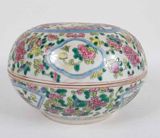 Chinese Export Famille Rose Covered Bowl