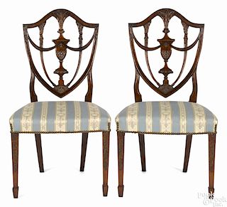 Important pair of Salem, Massachusetts Hepplewhite mahogany dining chairs, ca. 1795