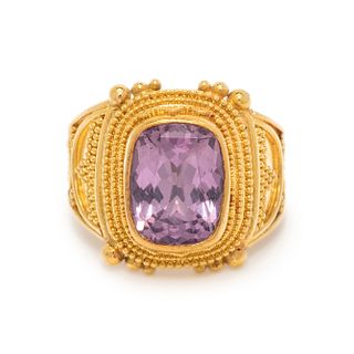LUNA FELIX GOLDSMITH, YELLOW GOLD AND PURPLE SPINEL RING