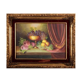 Firma sin identificar. Bodegón con uvas y rosas. Firmado. Óleo sobre tela. Enmarcado. 48 x 68 cm