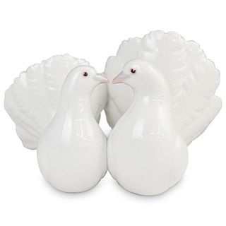 Lladro "Couple of Doves" Porcelain Figurine