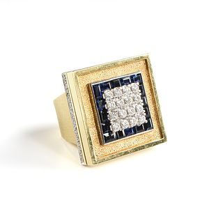 A LADY'S MODERN DIAMOND, SAPPHIRE, AND 18K YELLOW GOLD RING, 