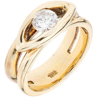 DIAMOND RING IN 14K YELLOW GOLD Weight: 8.3 g. Size: 6  1 Brilliant cut diamond ~0.55 ct Clarity: VS1...