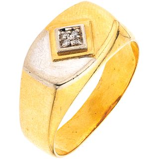 RING WITH DIAMONDS IN 18K YELLOW GOLD Weight: 7.9 g. Size: 10 ¾ 4 Brilliant cut diamonds 