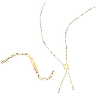 CHOKER AND BRACELET WITH 14K YELLOW GOLD AND CULTIVATED PEARLS Carabiner clasps. Choker length: 17.7" (45.0 cm)