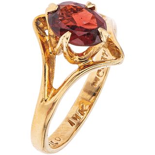 RING WITH GARNET IN 14K YELLOW GOLD Weight: 3.6 g. Size: 7 1 Garnet oval cut ~ 0.90 ct