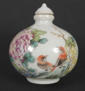 Chinese Painted Ceramic SNUFF BOTTLE