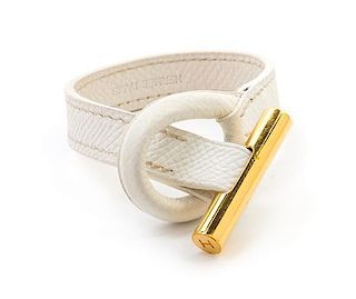 An Hermes White Fjord Leather Osiris Toggle Bracelet, Size S.